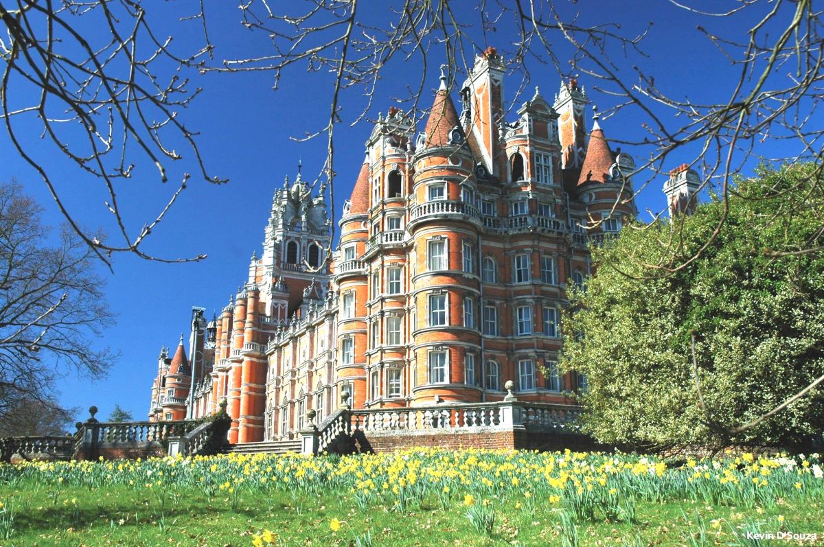 Khuôn viên Royal Holloway University tại London