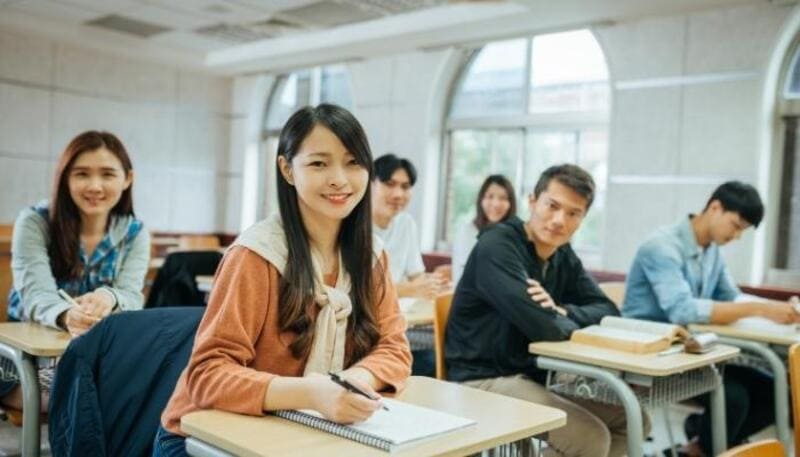 Học bổng từ các trường tư thục quốc tế